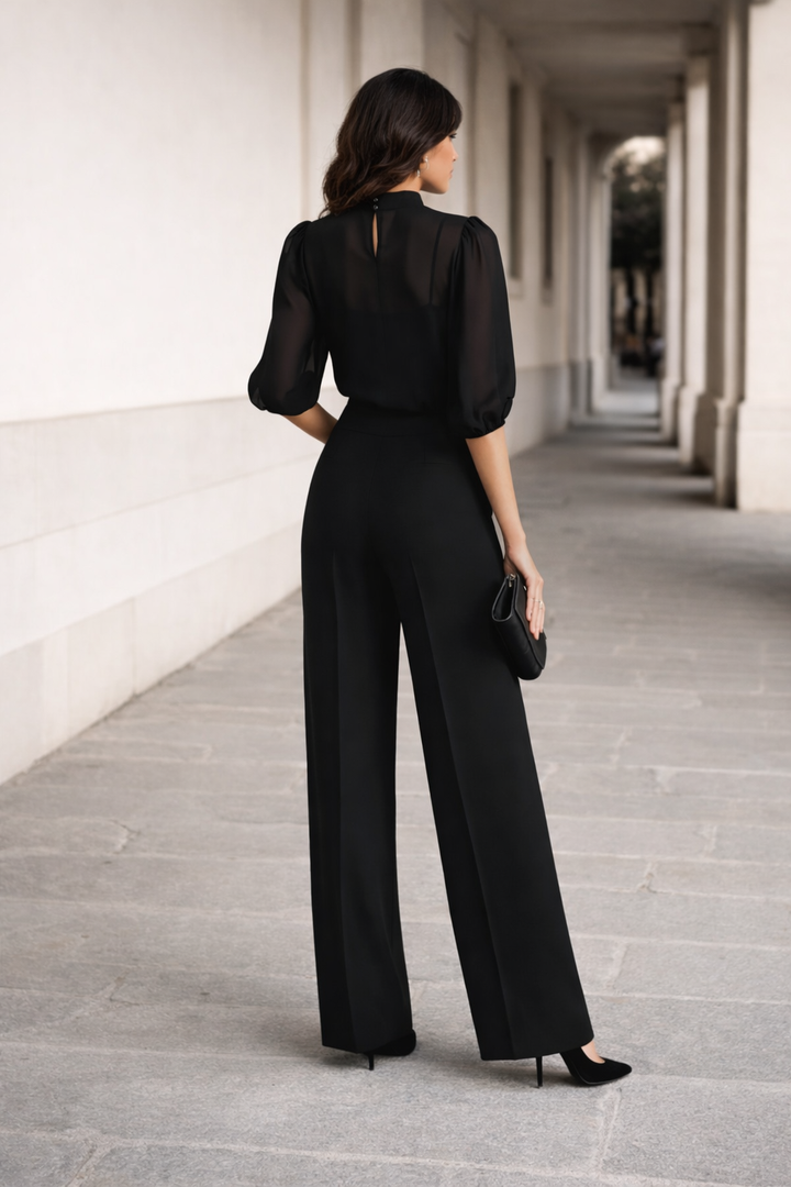 Valentina | Dreiteiliges Set, das ein transparentes Top und weit geschnittene Hosen umfasst.