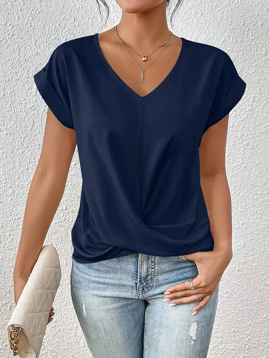 Nilay | Schickes kurzärmeliges T-Shirt mit V-Ausschnitt